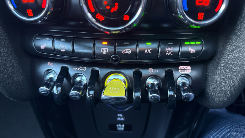 MINI Hatchback 135kW Cooper S Level 3 33kWh 3dr Auto Electric Hatchback